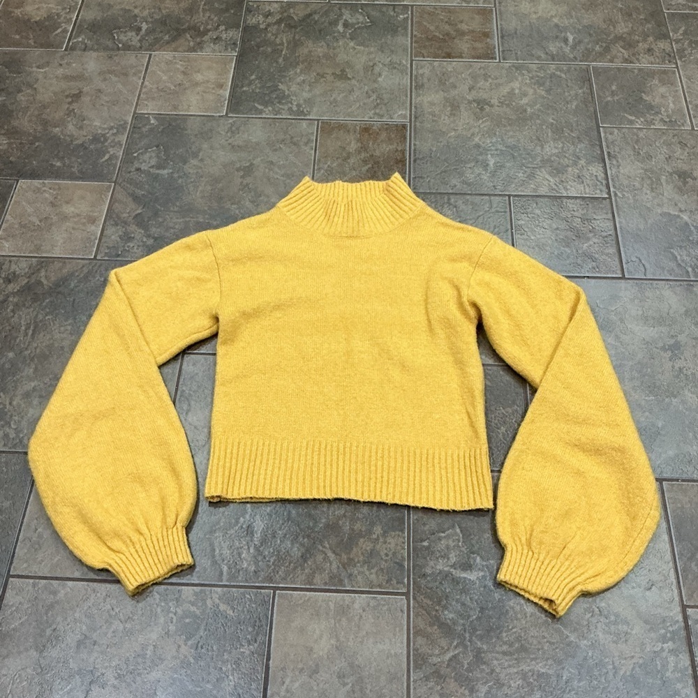 🥵 Yellow Turtleneck Crop Women Sweater